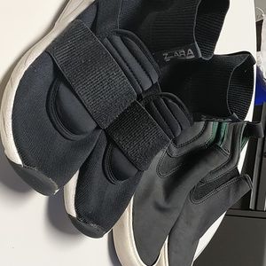 2 pairs of Zara boys shoes - size 35 (size 4)